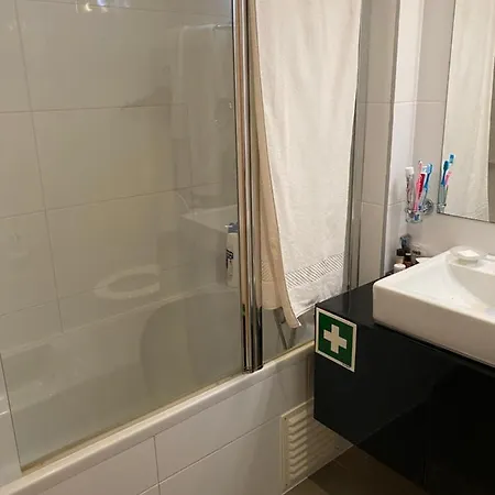 T1 Praia Rocha - *